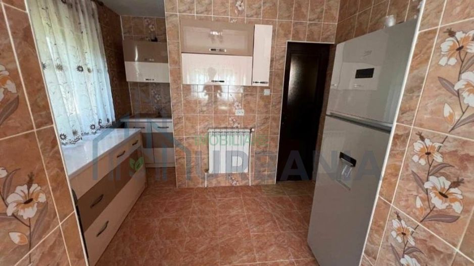 Casă de închiriat, Rusenii Vechi, Holboca - 7 camere, curte 400 mp - Poză 3