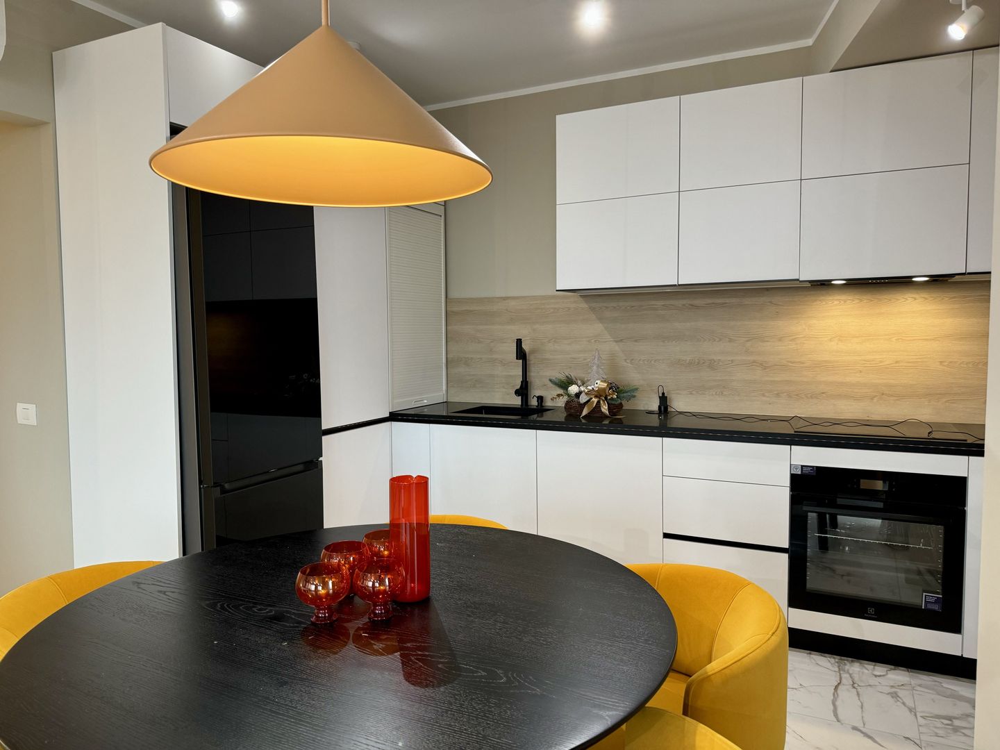 Apartament  la Isho cu vedere panoramica asupra orașului - Poză 20