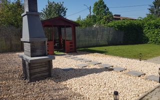 Vila pe parter 4 camere, curte generoasa / Tunari - Poză 3