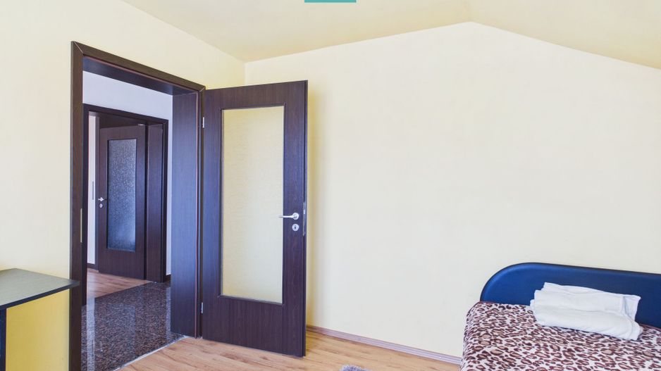 Casă individuală 8 camere - Dudeștii Noi - Poză 22