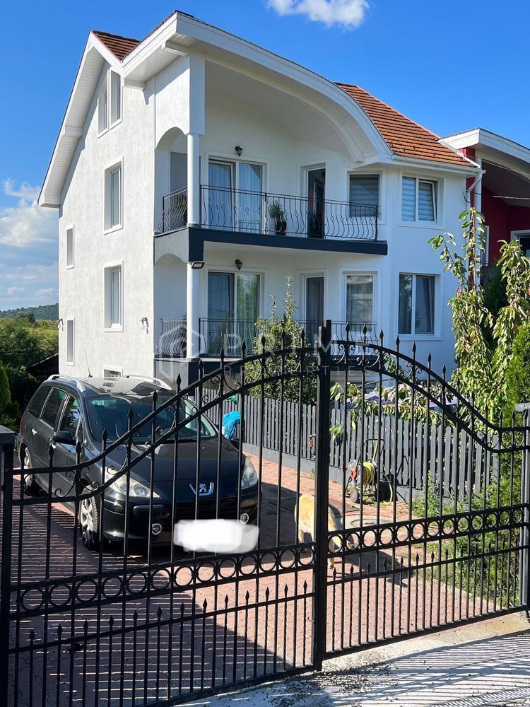 Casă spațioasă structurată pe 4 niveluri – Corunca, zona Rompetrol - Poză 2