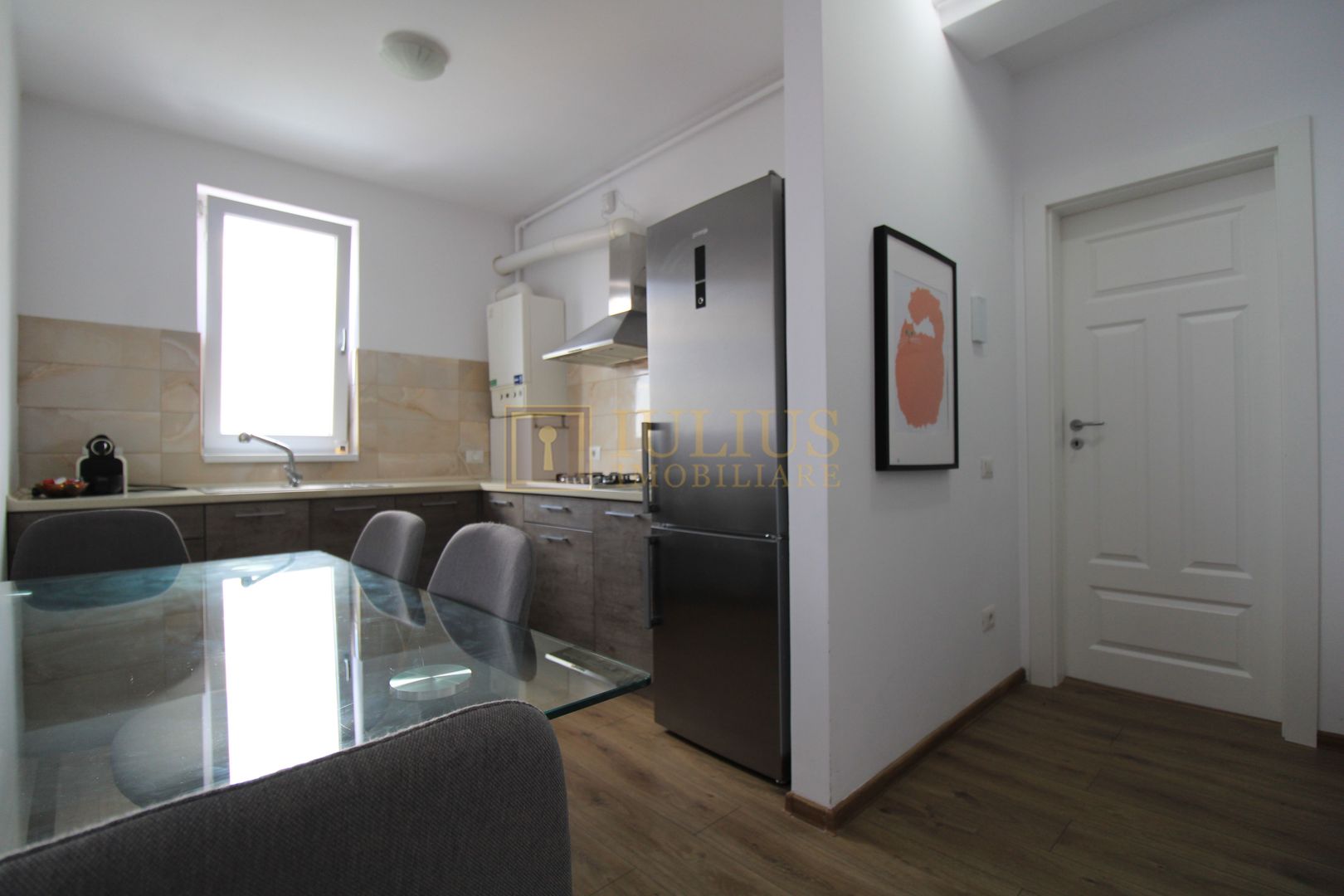 Vedere panoramica; loc parcare inclus; 2 bai/2dormitoare. - Poză 7