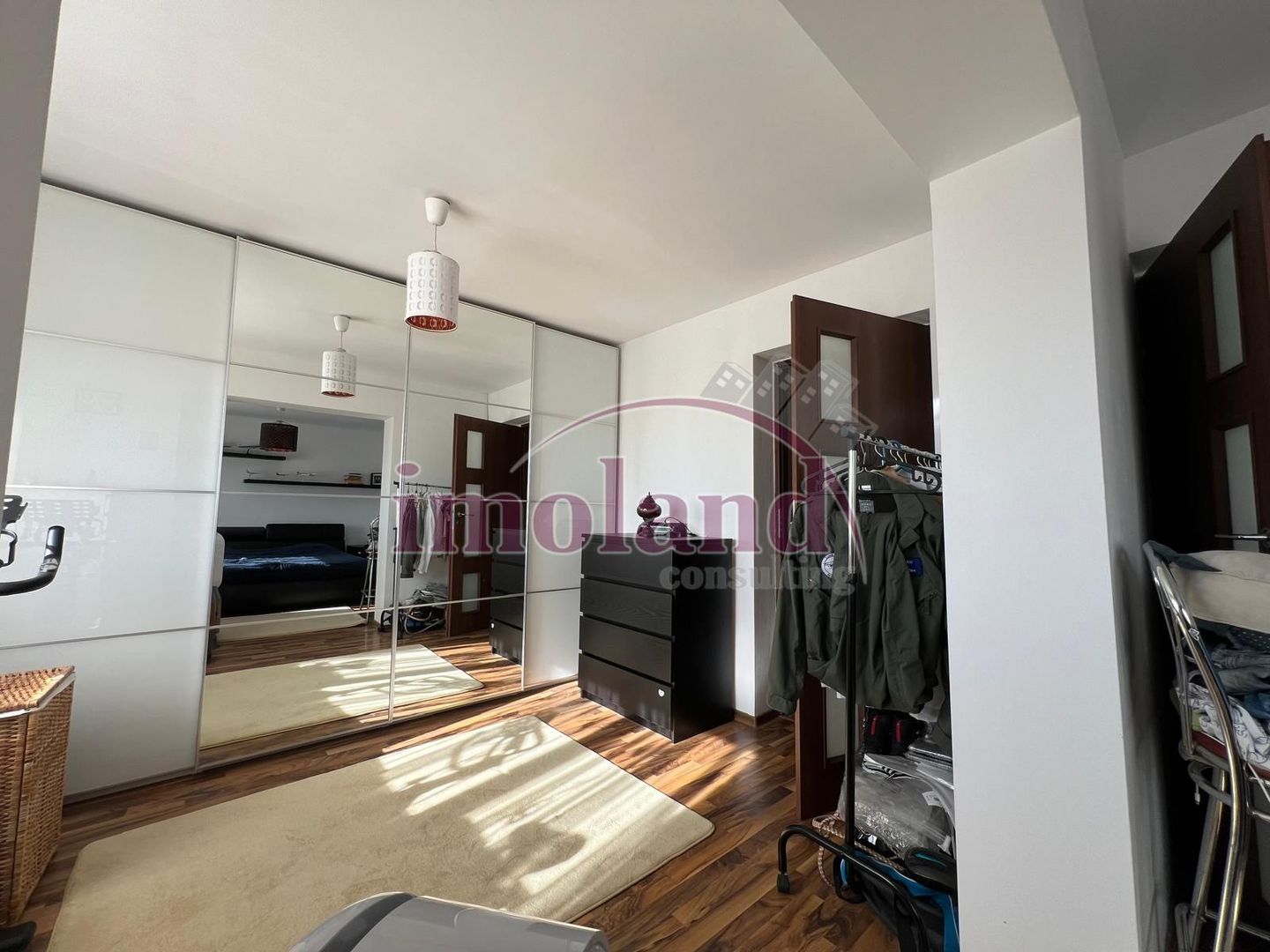 Casa cu garaj si curte - Balotesti - Poză 11