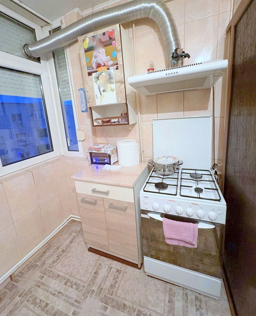 De vanzare apartament cu 3 camere I. C. Frimu, 70.500 euro - Poză 9