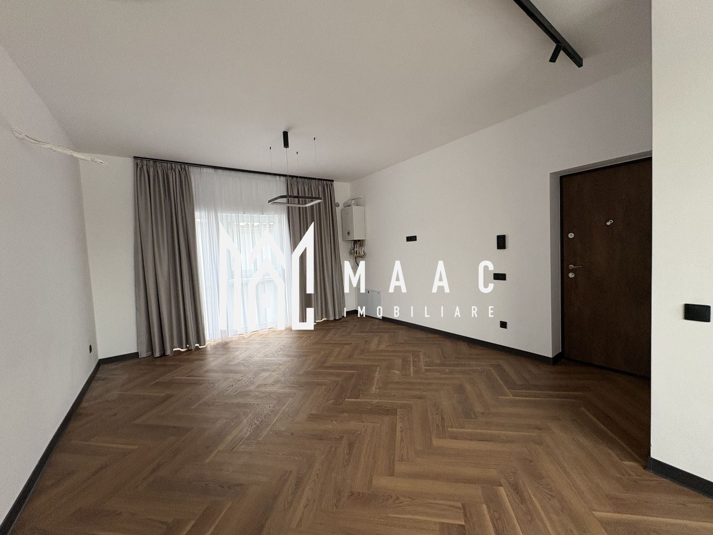 Apartament la vilă I Decomandat 3 Camere I 2 Parcari - Poză 1