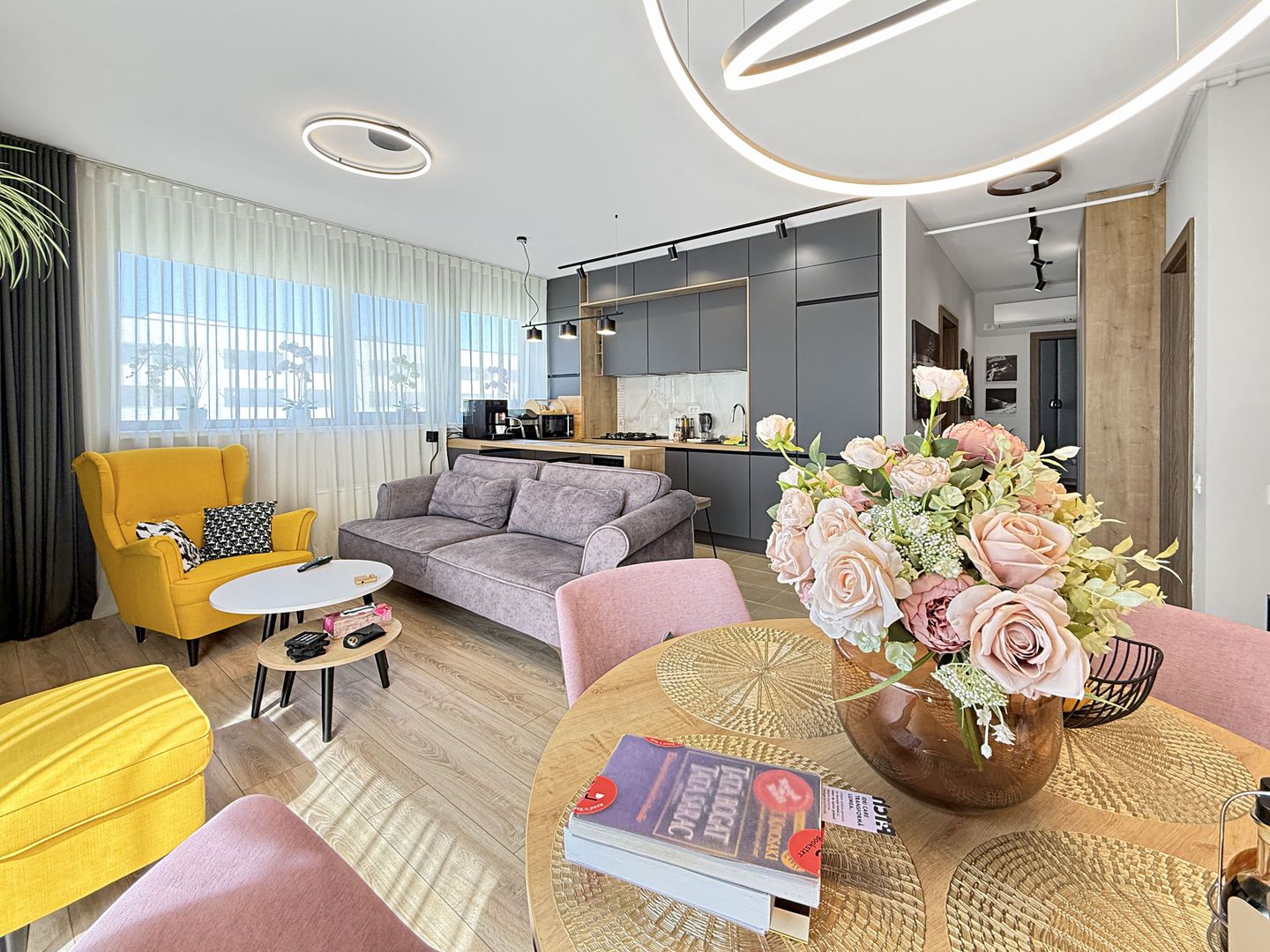 Apartament cu vedere spectaculoasă, XCity Towers, comision 0% - Poză 1