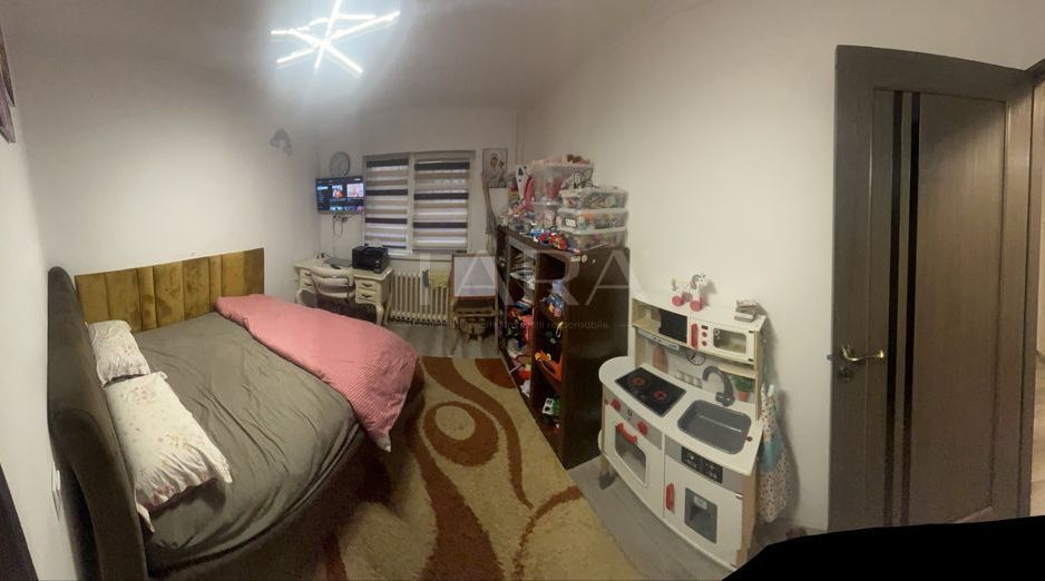 Apartament 3 camere decomandat, zonă accesibilă și bine conectată. - Poză 4