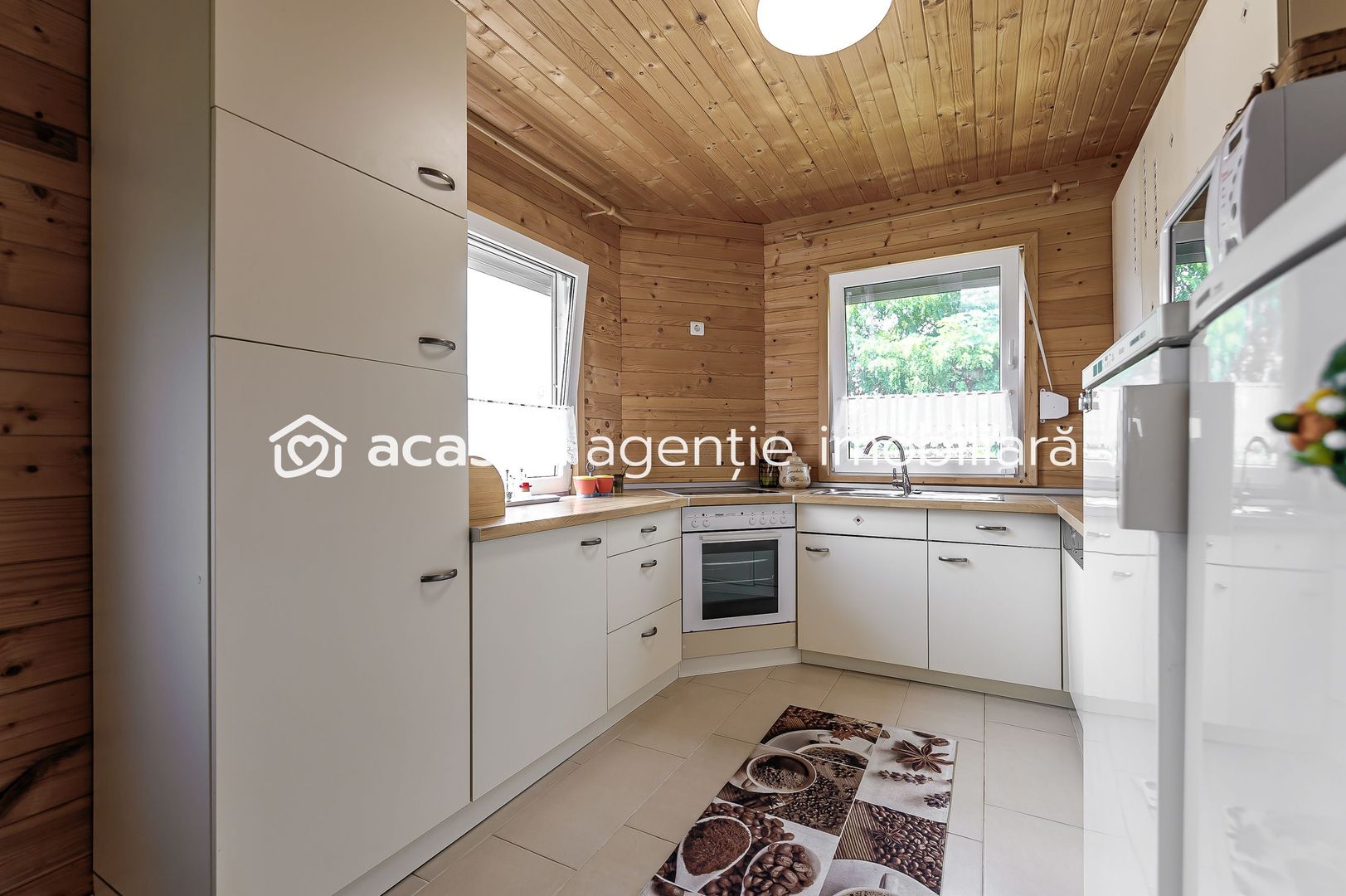 Casa de Lemn cu Piscina si Gradina Impecabila in Vladimirescu! - Poză 5