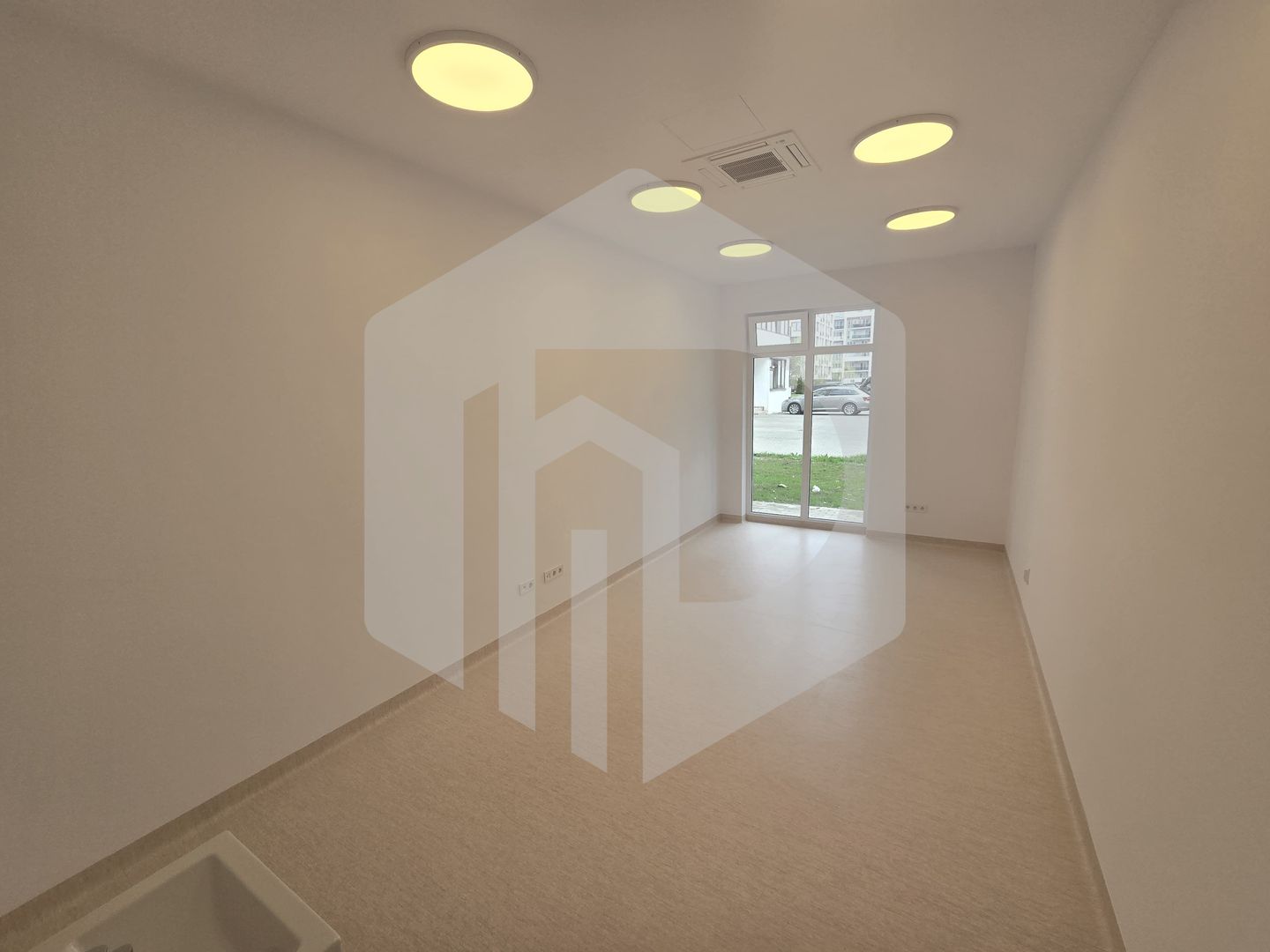 Spatiu comercial 125 mp 6 locuri parcare Doamna Stanca - Poză 4