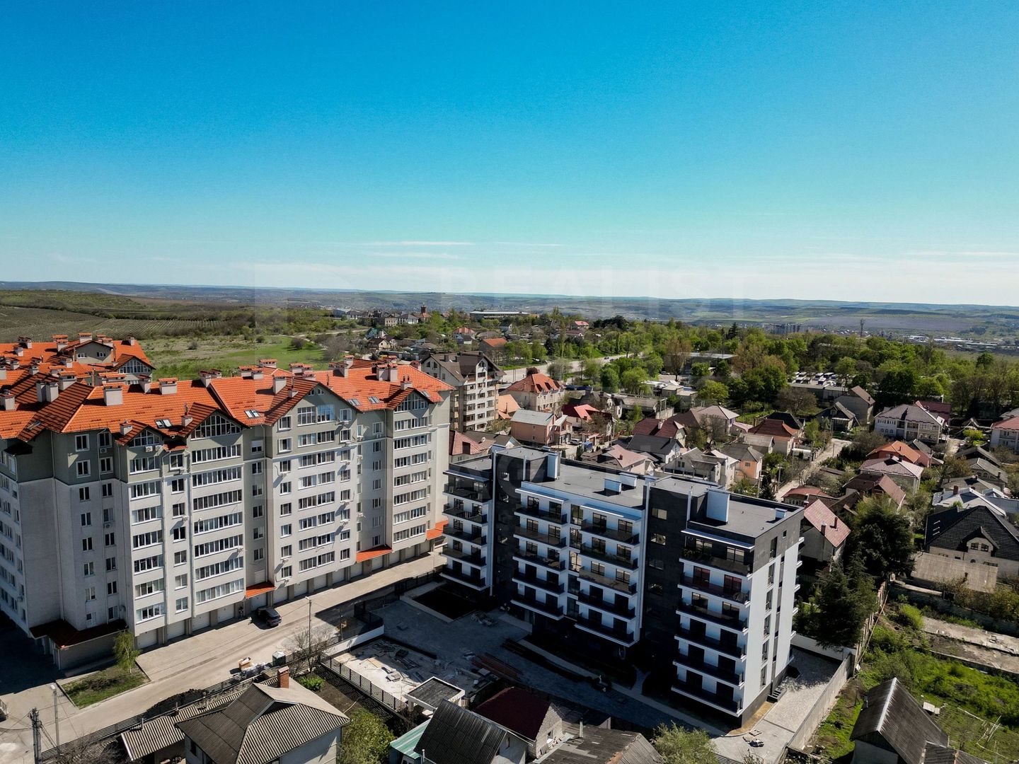 Vânzare apartament 2 dormitoare și living șos. Hîncești, Telecentru - Poză 1