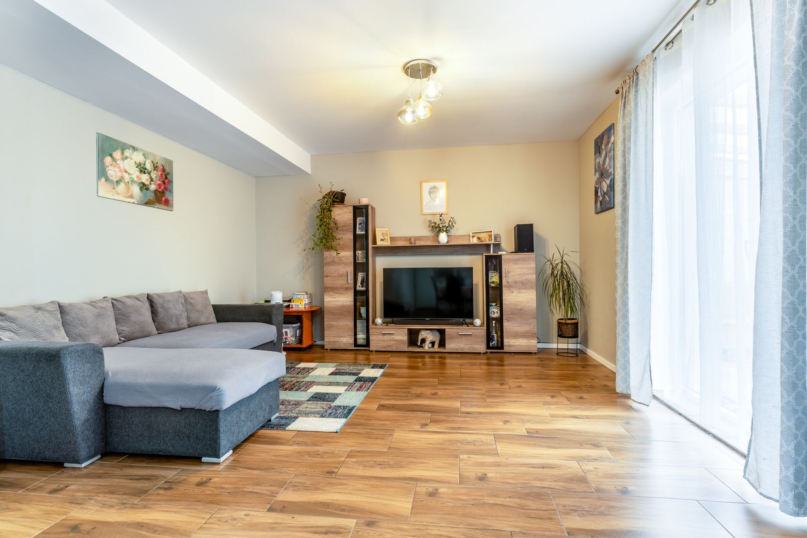 Duplex cu 4 dormitoare, in Floresti! - Poză 1
