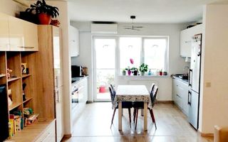 Apartament cu 3 camere de vânzare în zona Calea Surii Mici - Poză 1