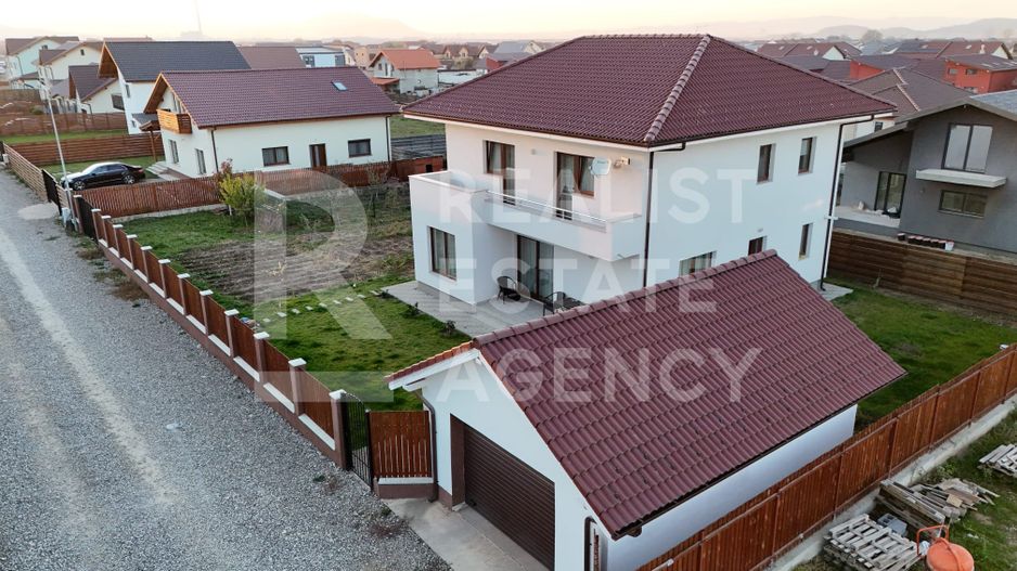 Casă de Vânzare în Tarlungeni, Cartier Izvor Brașov - Poză 1