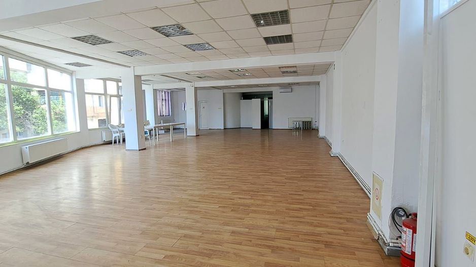 Inchiriere spatiu comercial-sala diverse Centru Pitesti - Poză 6