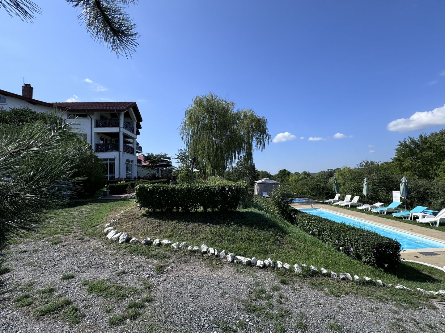 Hotel 20 camere Delta Dunarii 100 m deschidere teren 12000 mp acces auto - Poză 44