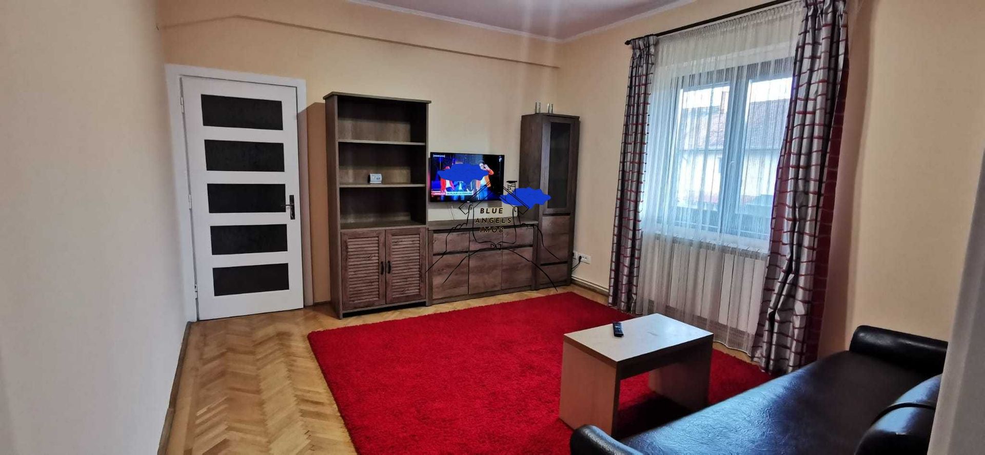 Apartament de 2 camere renovat in Tractorul - 2 locuri de parcare - Poză 3