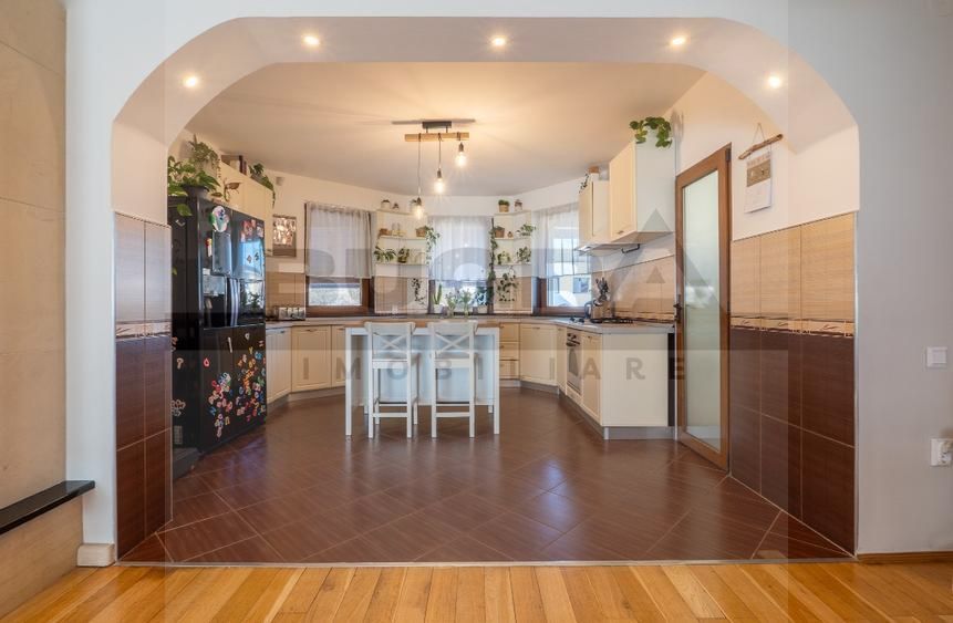 Casa individuala cu teren 750mp, garaj, beci, terasa - Dezmir - Poză 3