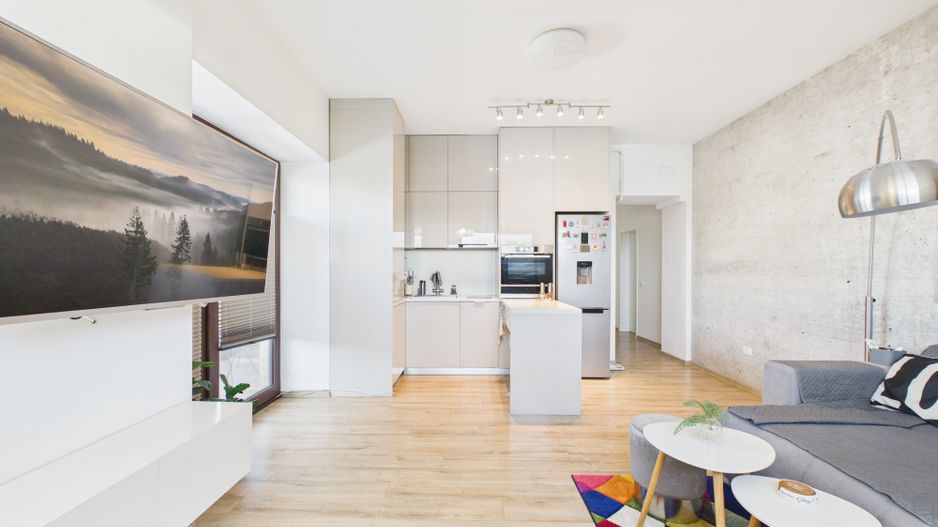Apartament cu 3 camere de vanzare, centrala proprie - Mihai Bravu - Poză 4