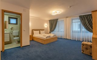 Pensiune Râșnov, 13 camere plus locuință proprietar, zonă Cetate - Poză 27