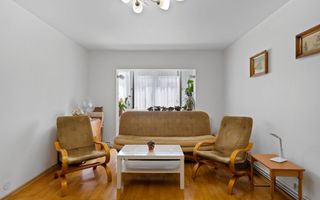 De vânzare Apartament 3 camere Mobilat si utilat., et. 3/4 Alfa, Arad. - Poză 2