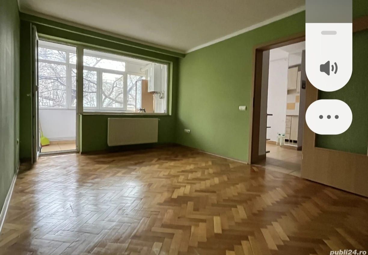 De vanzare apartament 3 camere Centru - Poză 3
