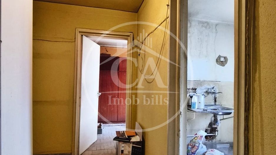 Apartament cu 3 camere de vanzare in Centru Civic, Oradea - Poză 8