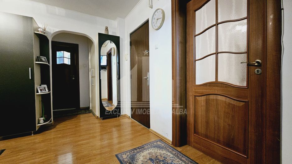 Apartament cu 3 camere decomandate, Cetate - Poză 3