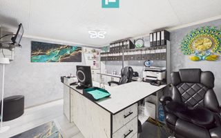 Casa cu potential multiplu in Curtici - Poză 33