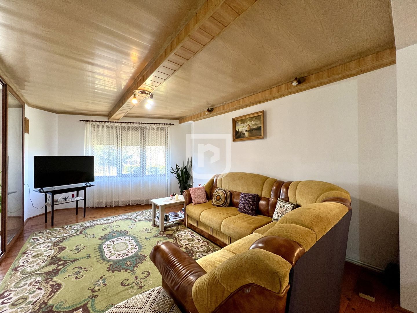 Casa cu 4 dormitoare | strada Manastirii | Gura Humorului - Poză 5