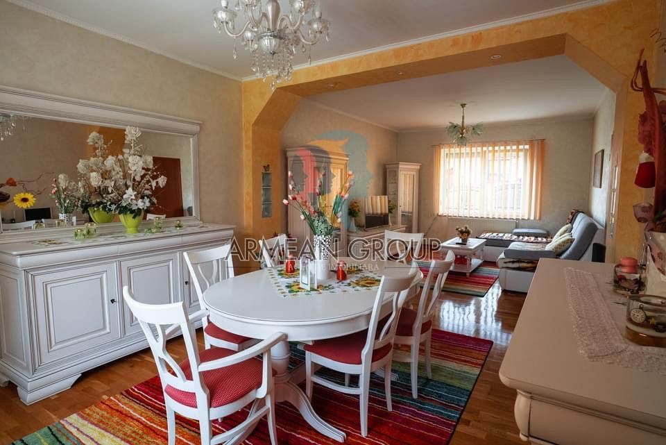 Casa mare de 5 camere - Poză 9