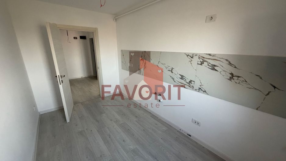 Decomandat. Disponibil imediat. Strada asfaltata - Poză 7