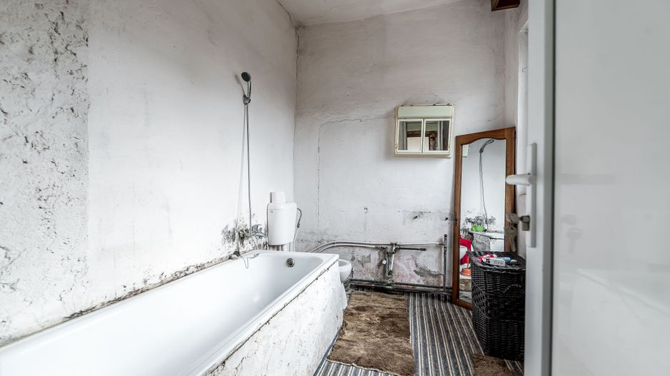 Casă de renovat cu 773 mp teren la preț de apartament - Poză 9