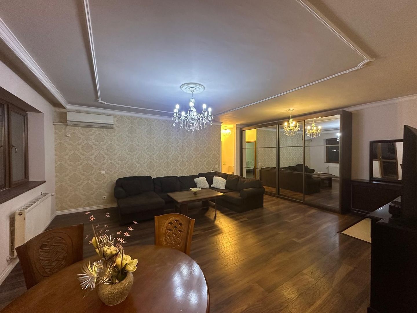 De vanzare apartament 2 camere - Mihai Bravu - Poză 2