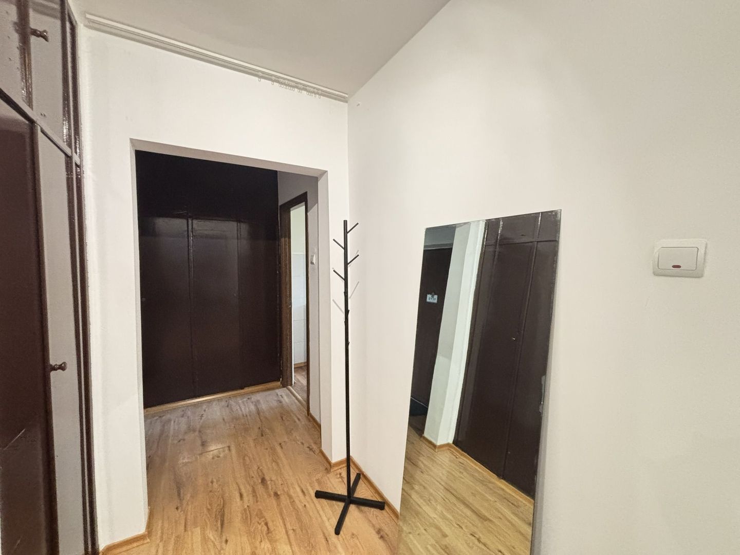 2 camere strada Toamnei in Centrul Civic. - Poză 9