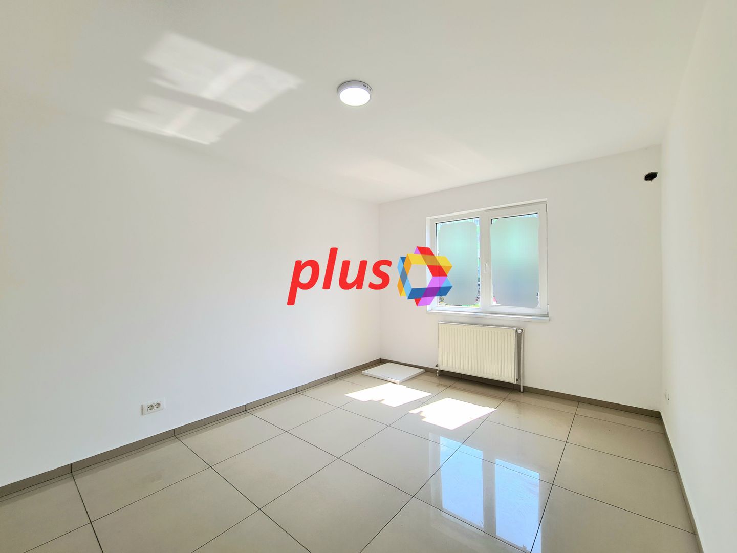 Spatiu comercial cu vad de închiriat Brasov - 106 mp  # plus-imo.ro - Poză 4