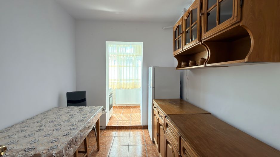 Apartament 3 camere etaj 3- Campulung-Zona Visoi! - Poză 3