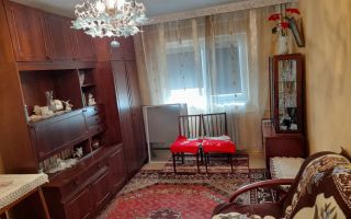 Etaj 1,Apartament 3 camere,bloc din 1980 ,zona Alexandru cel bun - Poză 1