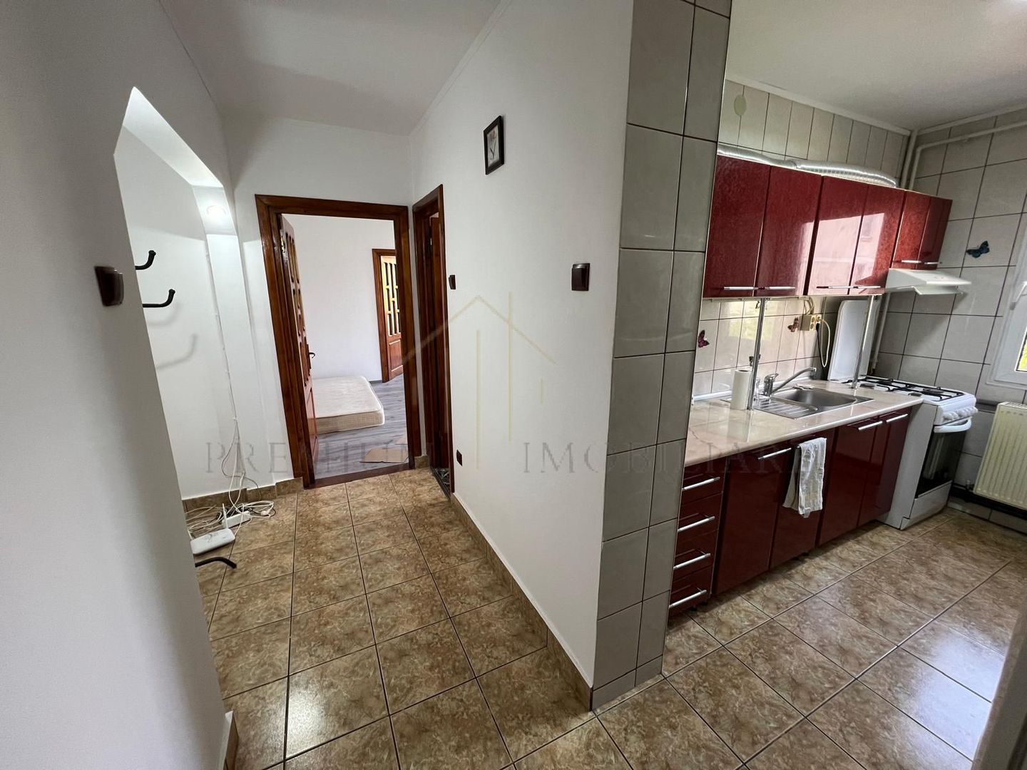 Apartament 2 Camere de vânzare în Onești – Zona centrală - Poză 1