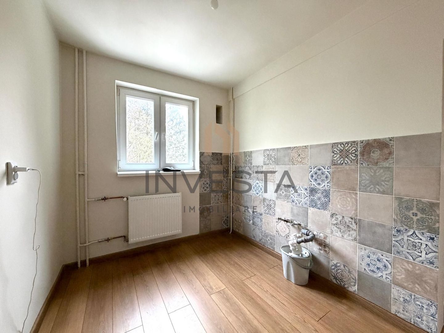 Apartament cu 2 camere decomandate  zona  strazii Detunata! - Poză 4