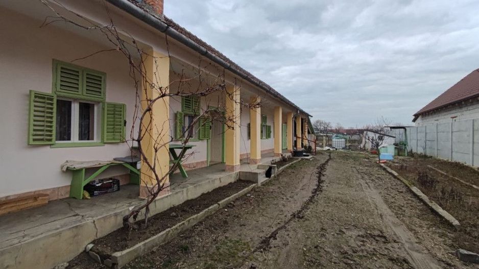 Casa traditionala cu 3 camere si curte mare, Vladimirescu - Poză 2