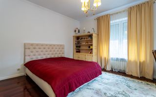 Chirie, casă, 3 nivele, 8 camere, str. Universității, Centru - Poză 14