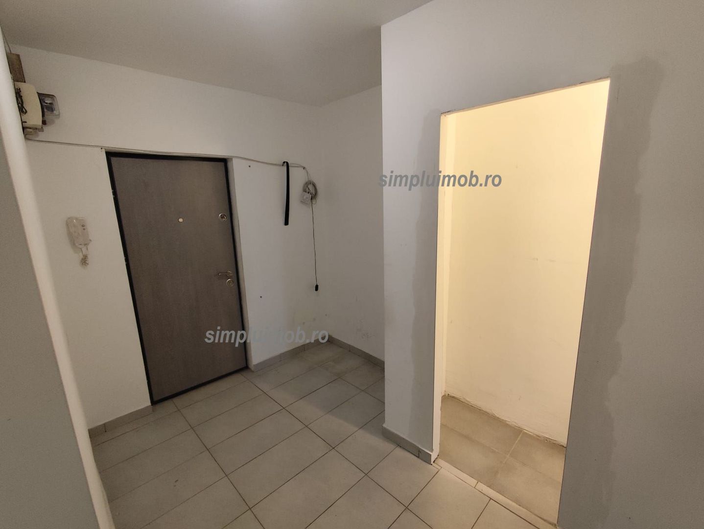 2 camere decomandat 56 mp an 1979 - Poză 7