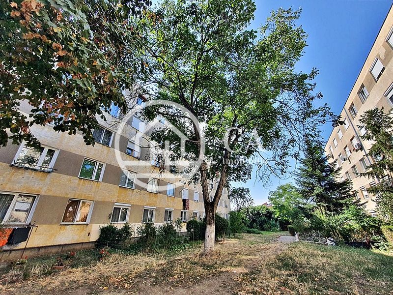 Apartament de vânzare cu 3 camere în zona Velența, Oradea - Poză 9