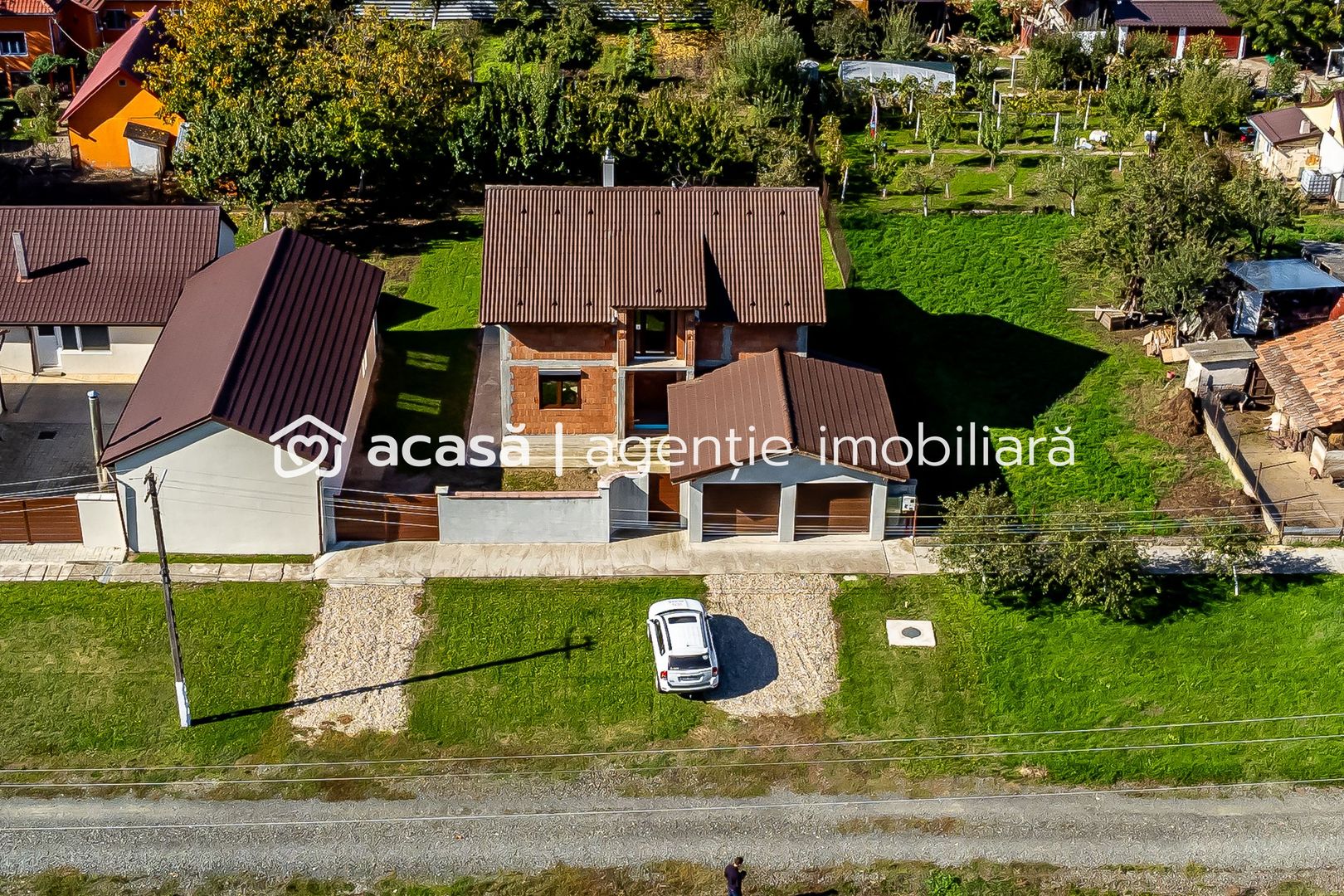 Casa noua 5 camere, la rosu, în Sofronea comision 0 la cumpărare - Poză 2