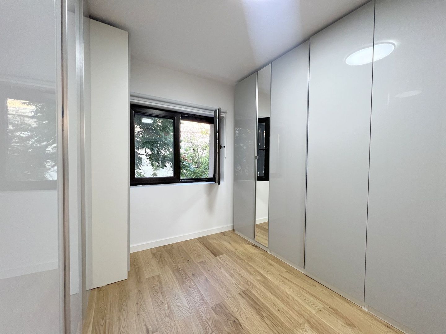 Aviatiei | 4 camere renovate | decomandat- langa metrou parc si scoala - Poză 7