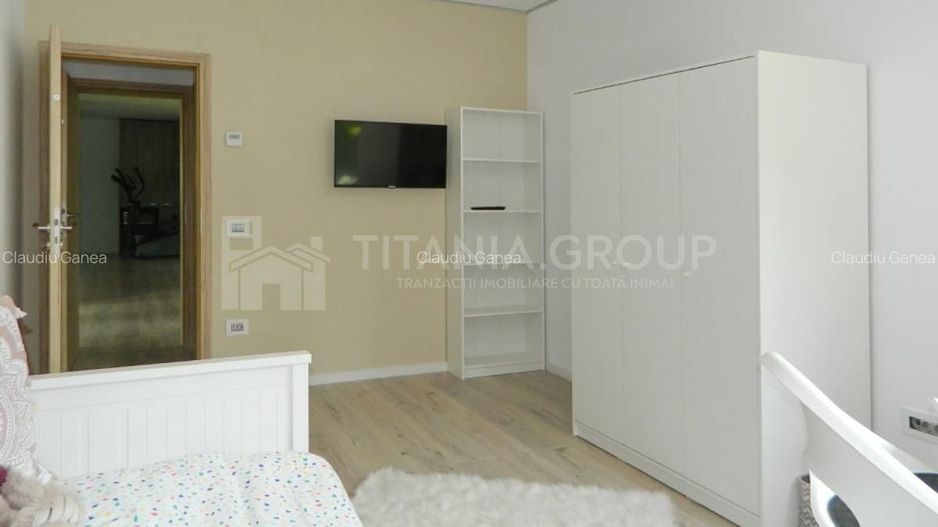Apartament superb de 4 camere, curte proprie, zona Bartolomeu. - Poză 12
