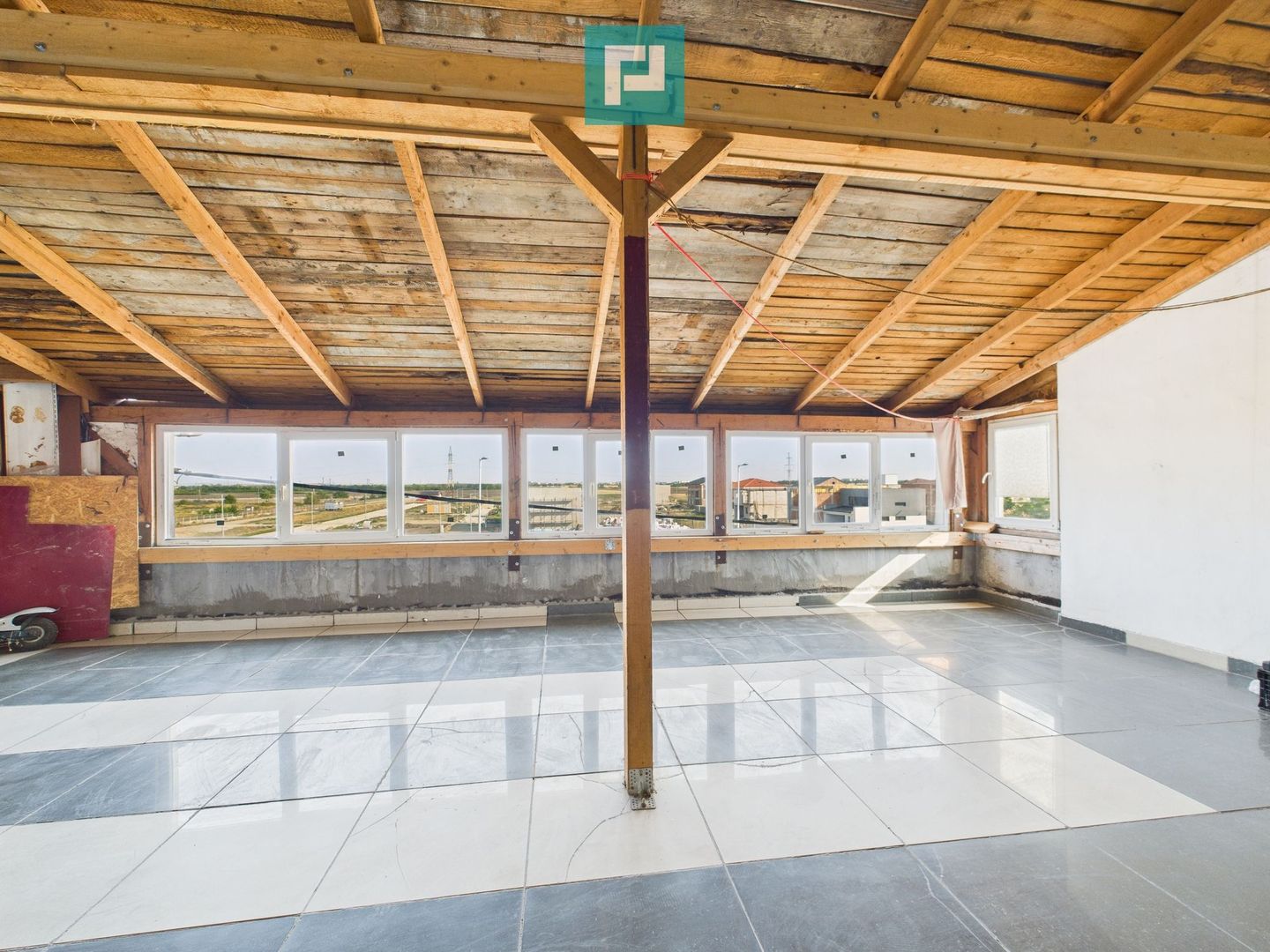 Casă P+E+M în zona Mehala pe arteră principală - Poză 15