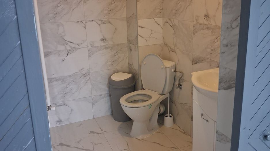 Spațiu comercial complet echipat - Poză 9