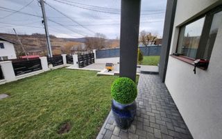 Vindem casă cu terasă lângă hanul Trei Sarmale - Poză 8