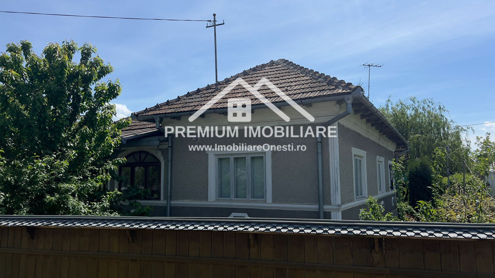 Casă de vânzare + teren 2400 mp Urgent - Poză 2